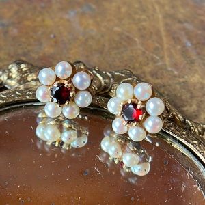 Vintage 9ct YG Garnet and Pearl Earrings